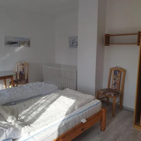 Haus Sandra 2, Doppelbett, Schlafcouch, Safe شقة *